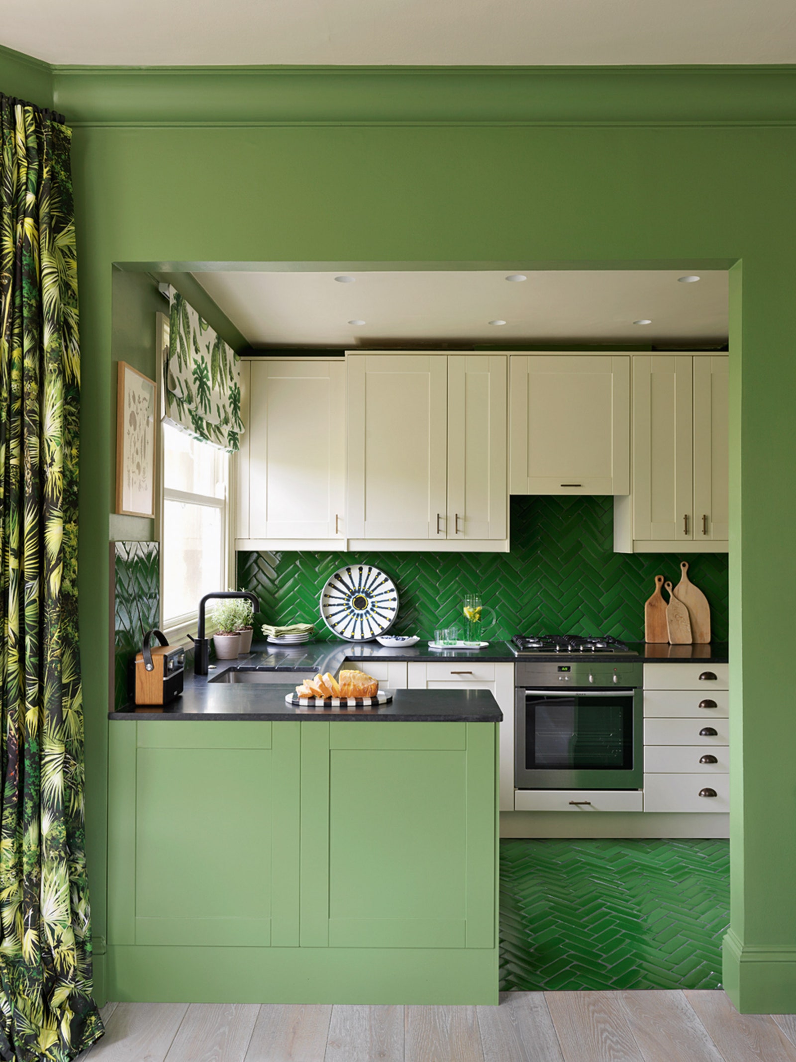 Квартира в Лондоне оформленная декоратором Натальей Масловой. Зеленый цвет здесь выбран не случайно дом утопает в зелени...