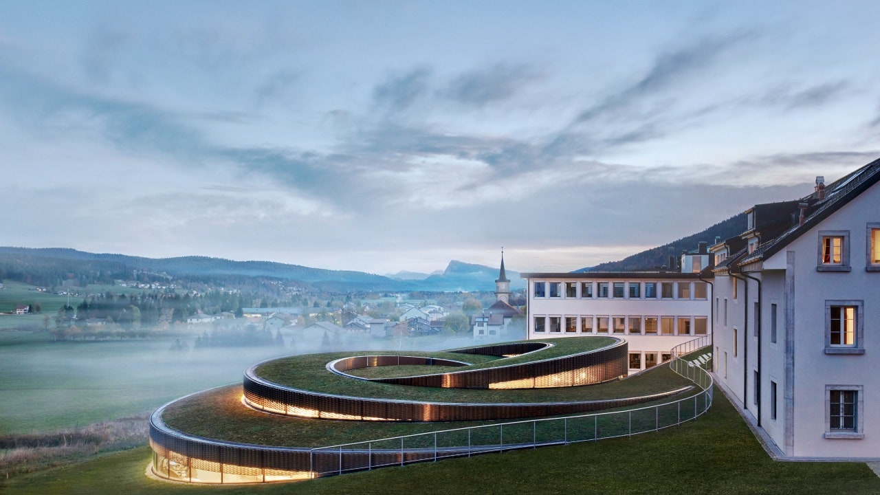 В Швейцарии открылся спиральный музей по проекту BIG