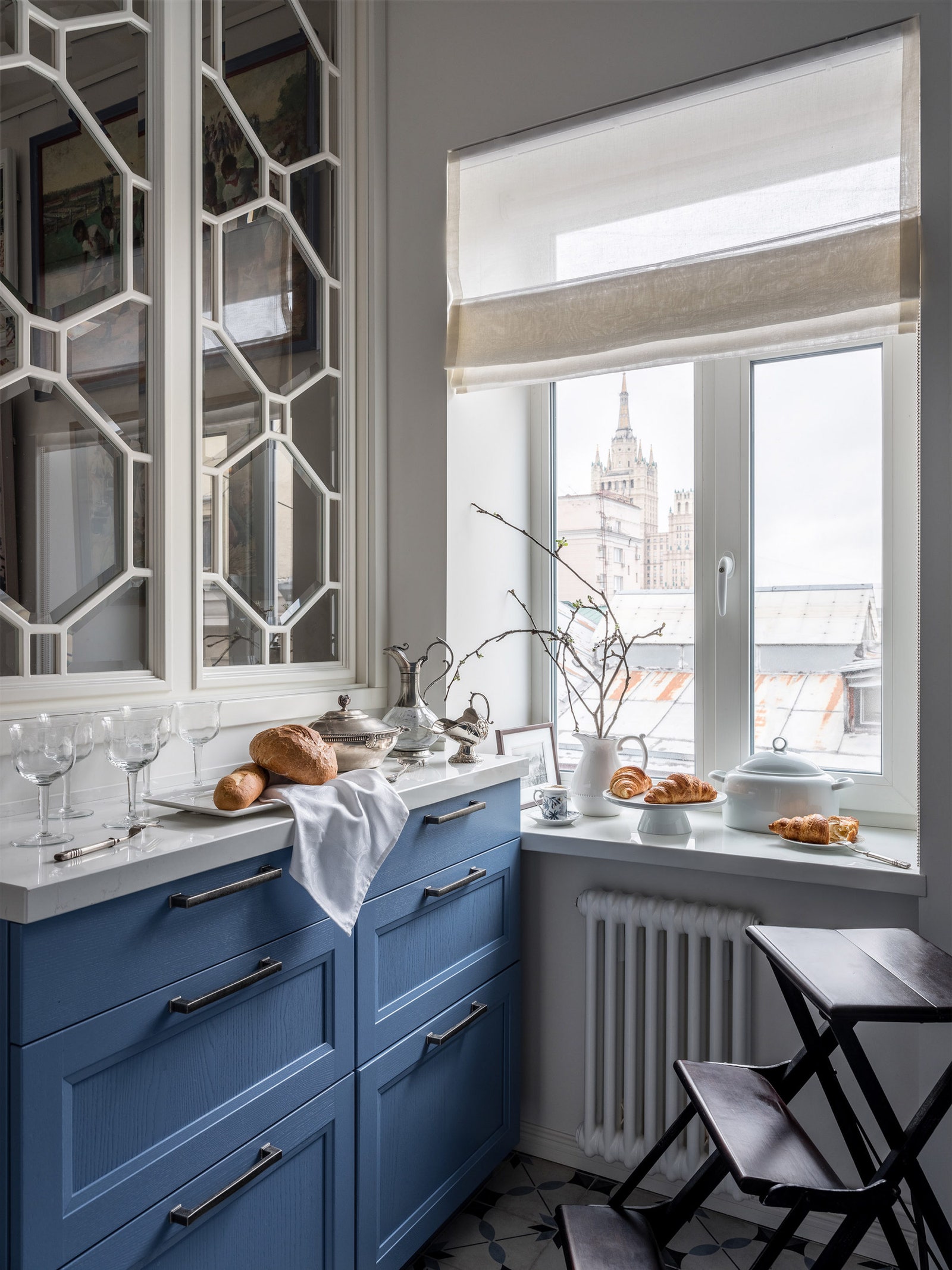 Кухня в квартире по проекту Кати Чистовой. Фото Евгений Кулибаба стилист Дарья Соболева.