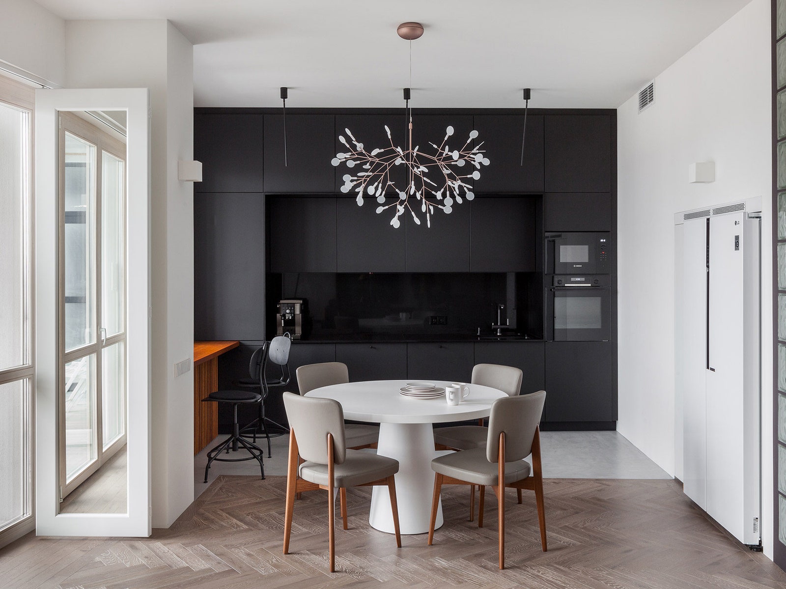 Аскетичная квартира в Минске, 132 м²