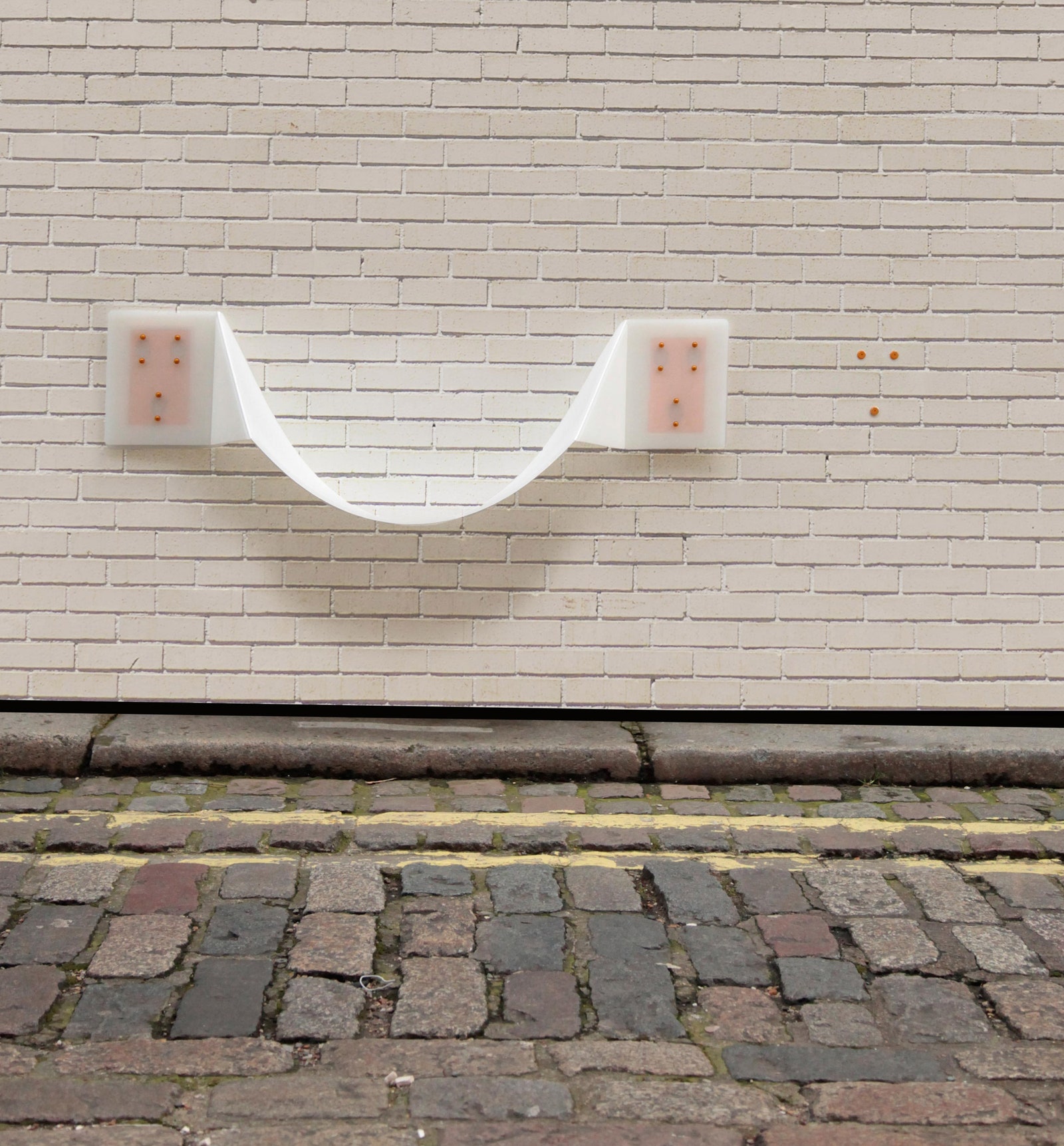 Настенная скамья Flair по проекту Томаса Госснера.