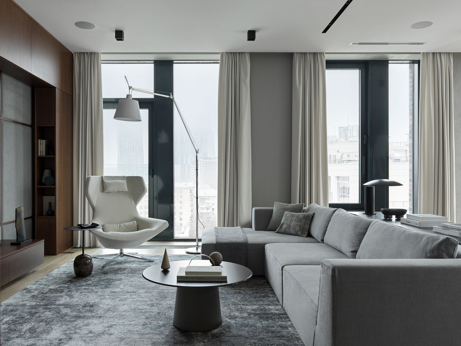 Квартира с тремя детскими в Москве, 190 м²