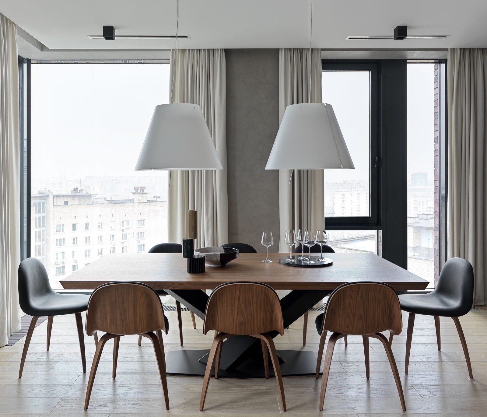 Квартира с тремя детскими в Москве 190 м²