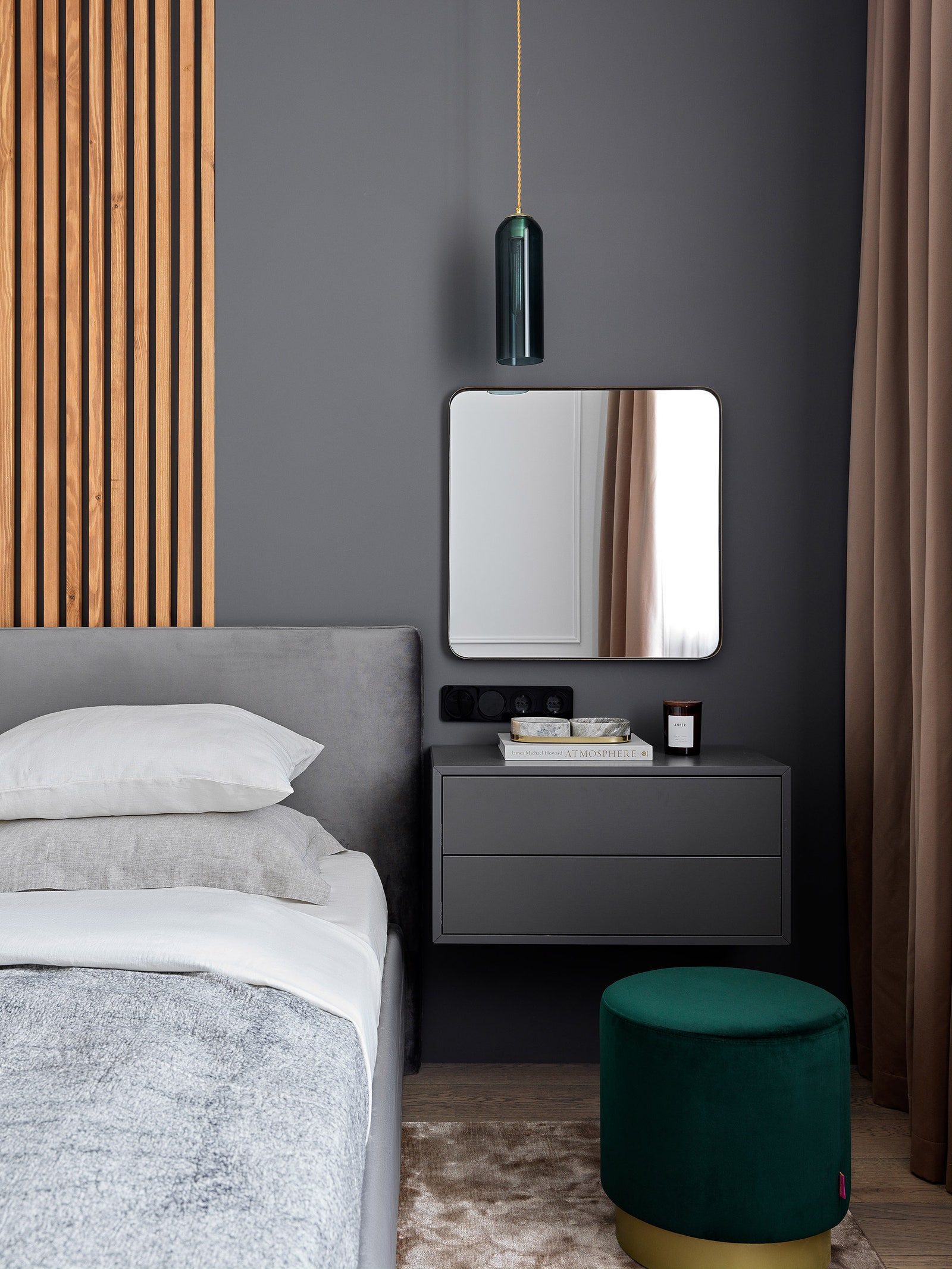 Фрагмент спальни. Кровать Estetica столики Zara Home подвесная консоль у кровати IKEA постельное белье Marki Home...