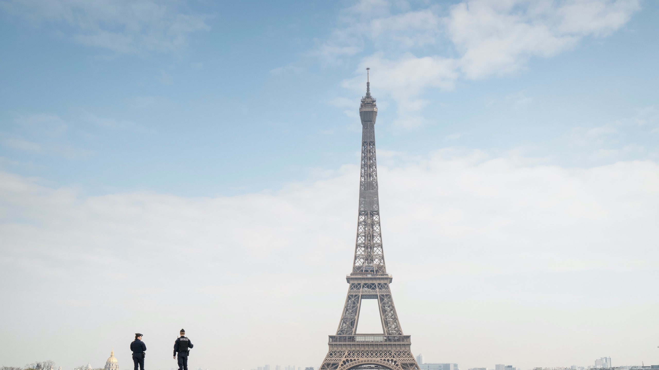 Жизнь после карантина как Париж выходит из режима самоизоляции