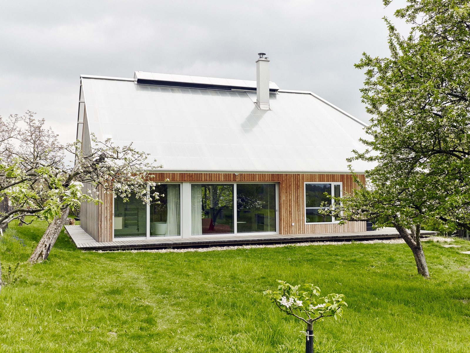 Дом с теплицей на крыше в Чехии