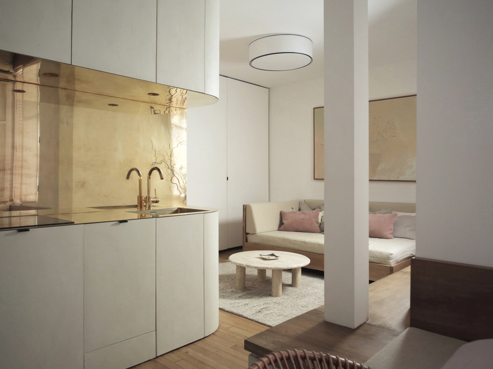 Светлая квартира в Париже, 27 м²