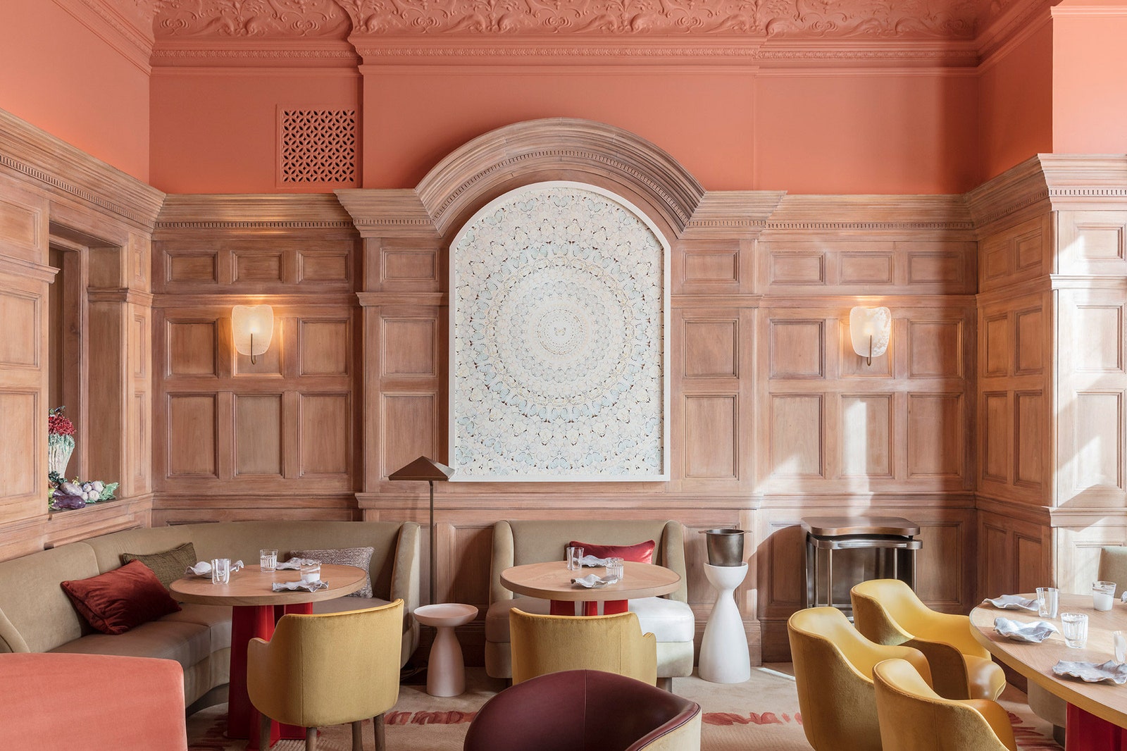 Ресторан Hlène Darroze в лондонском отеле The Connaught.