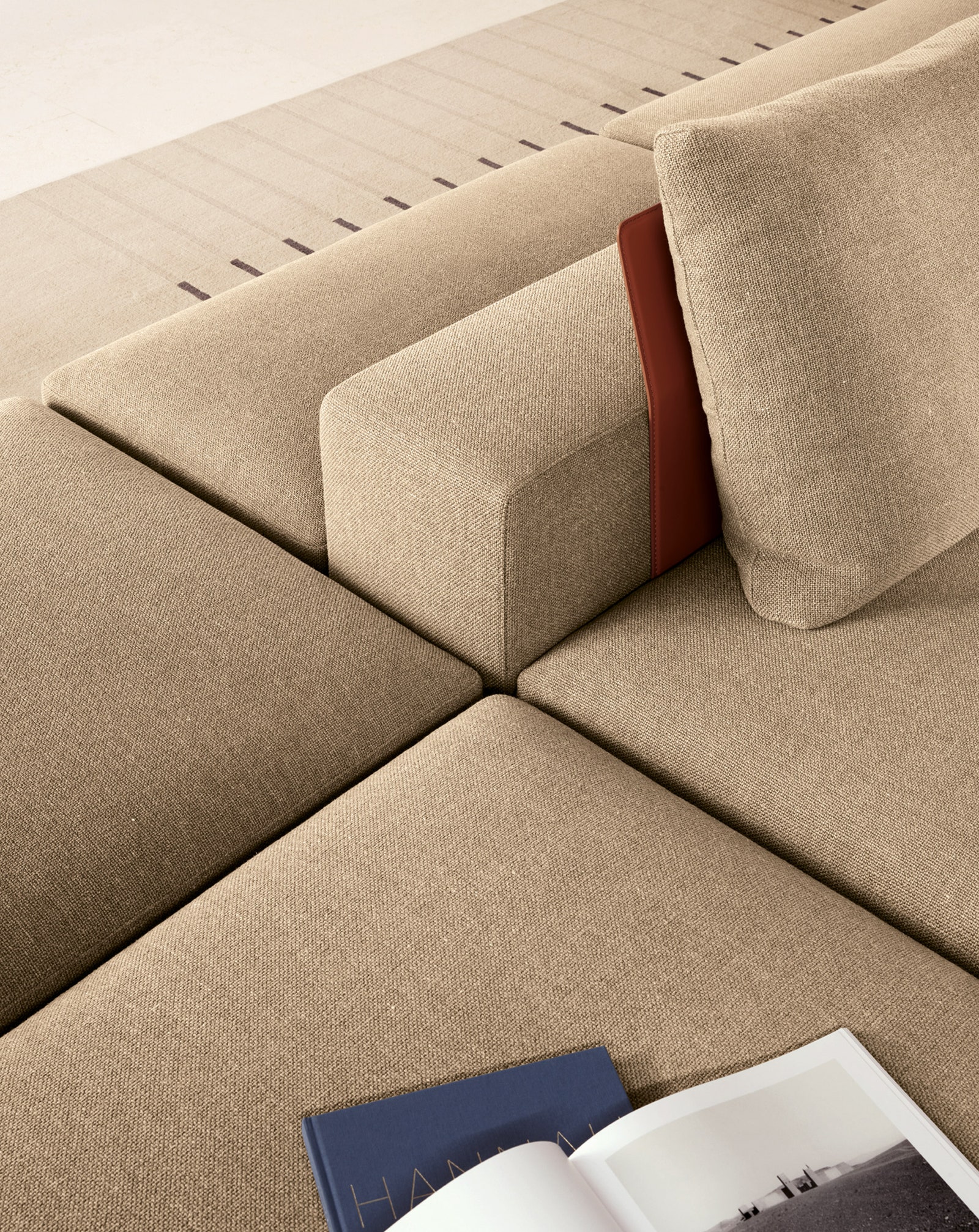 Как оформить 4 веские причины использовать модульный диван в интерьере
