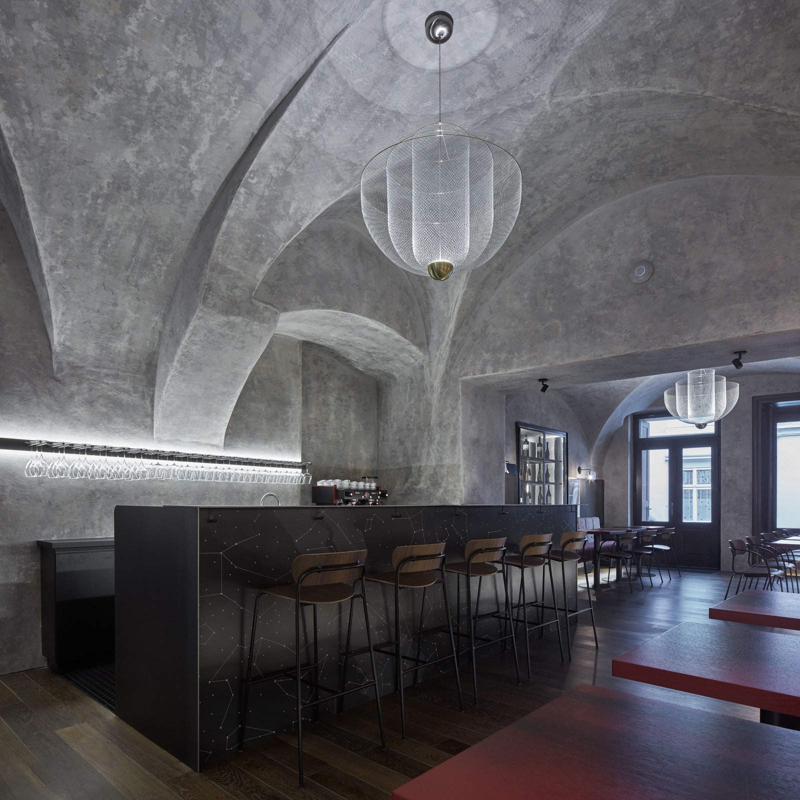 Винный бар Autentista в историческом центре Праги 111 м²