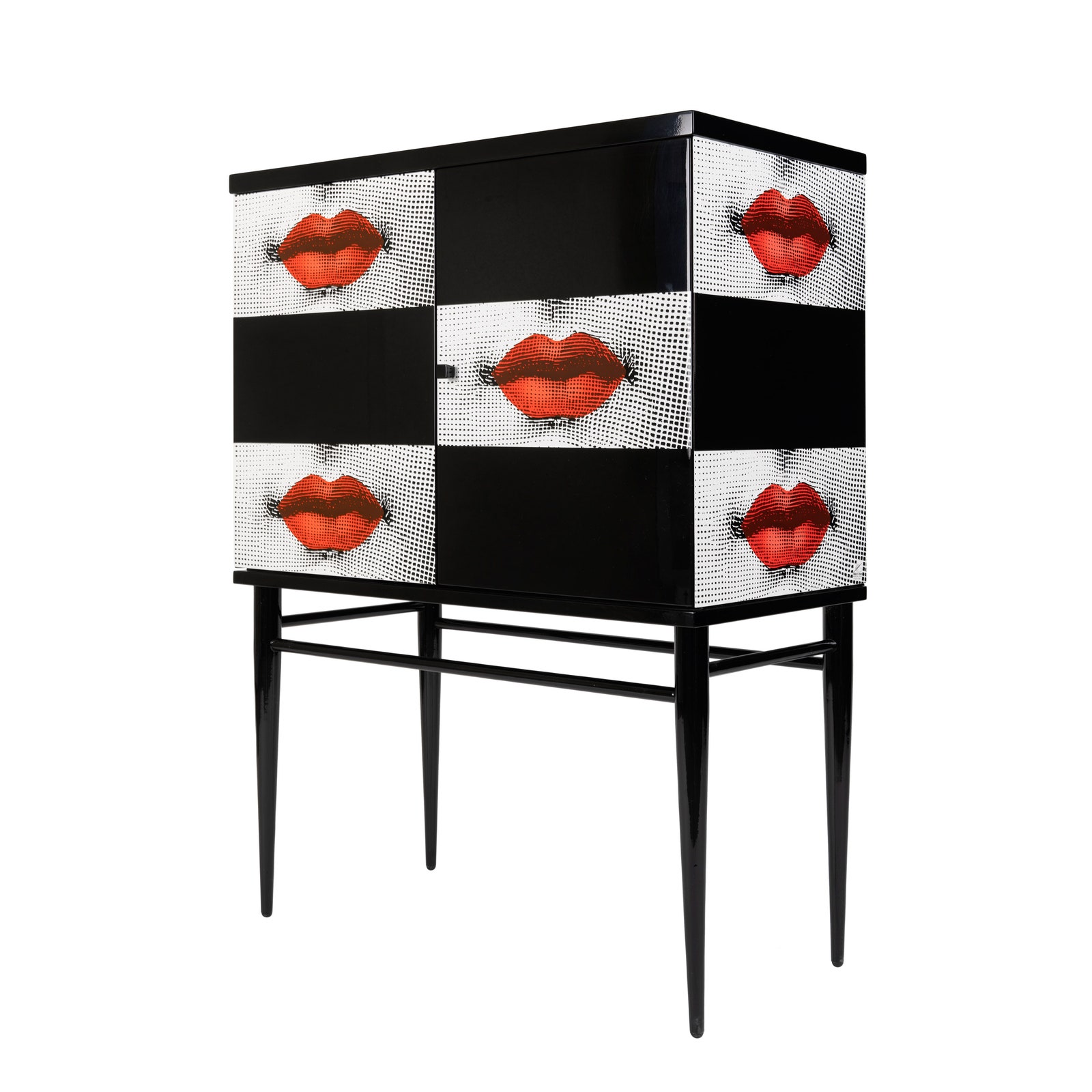 Поцелуй от Fornasetti новая коллекция мебели и аксессуаров