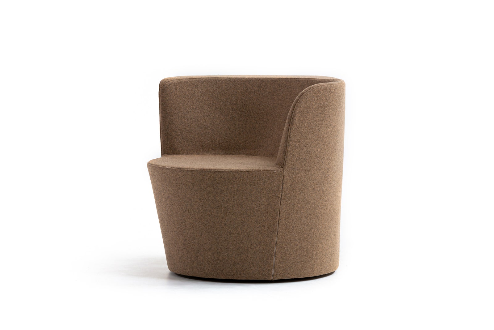 Новая коллекция мягкой мебели Taba от Moroso и дизайнера Альфредо Хаберли