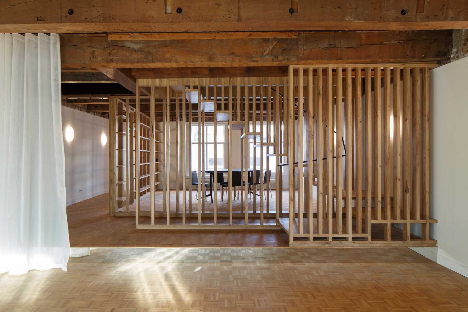 Воссоединение исторических домовблизнецов в проекте архитекторов HOH Architecten