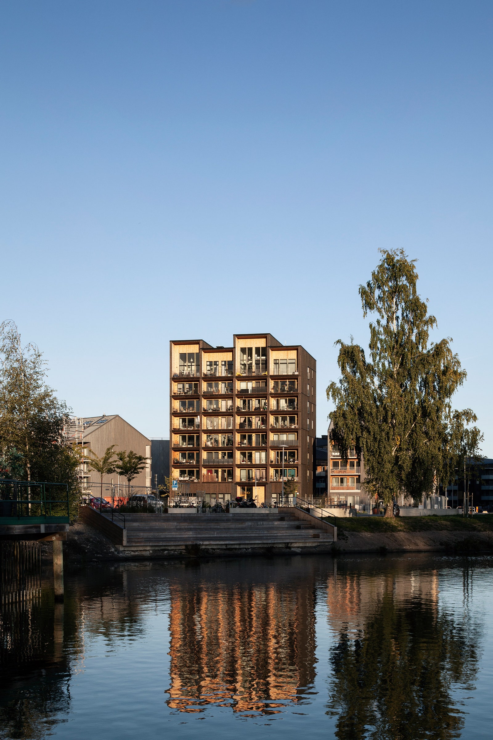 Бюро C. F. Møller Architects построило самое высокое деревянное здание в Швеции