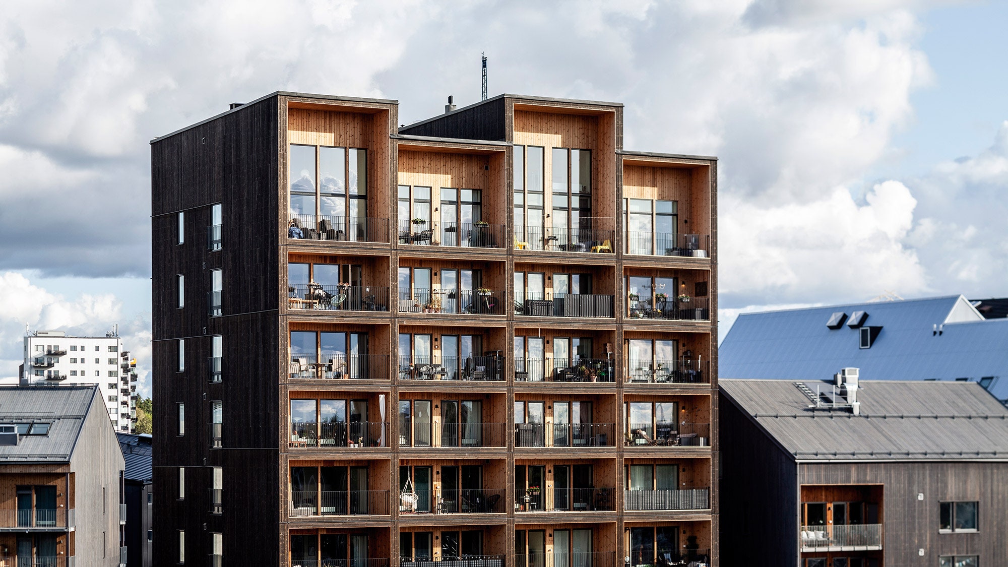 Бюро C. F. Møller Architects построило самое высокое деревянное здание в Швеции