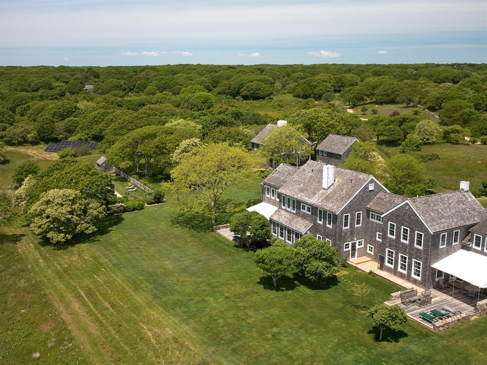 Дом Жаклин Кеннеди в штате Массачусетс выставили на продажу