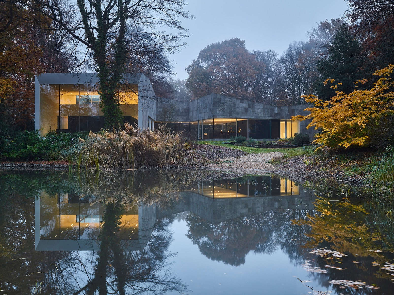 Дом с роскошным садом в Бельгии