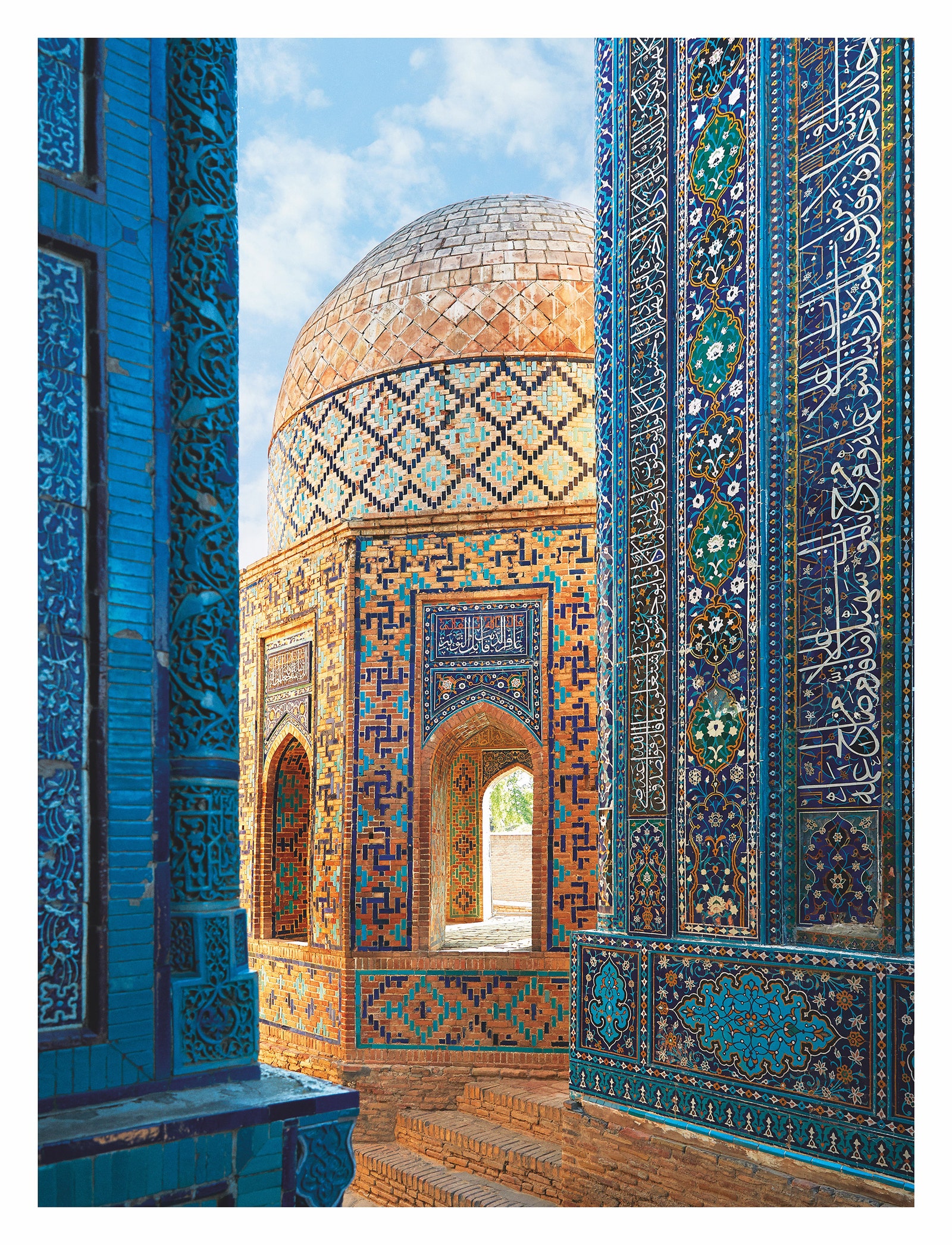 “Узбекистан. Дорога в Самарканд” новая книга от Assouline