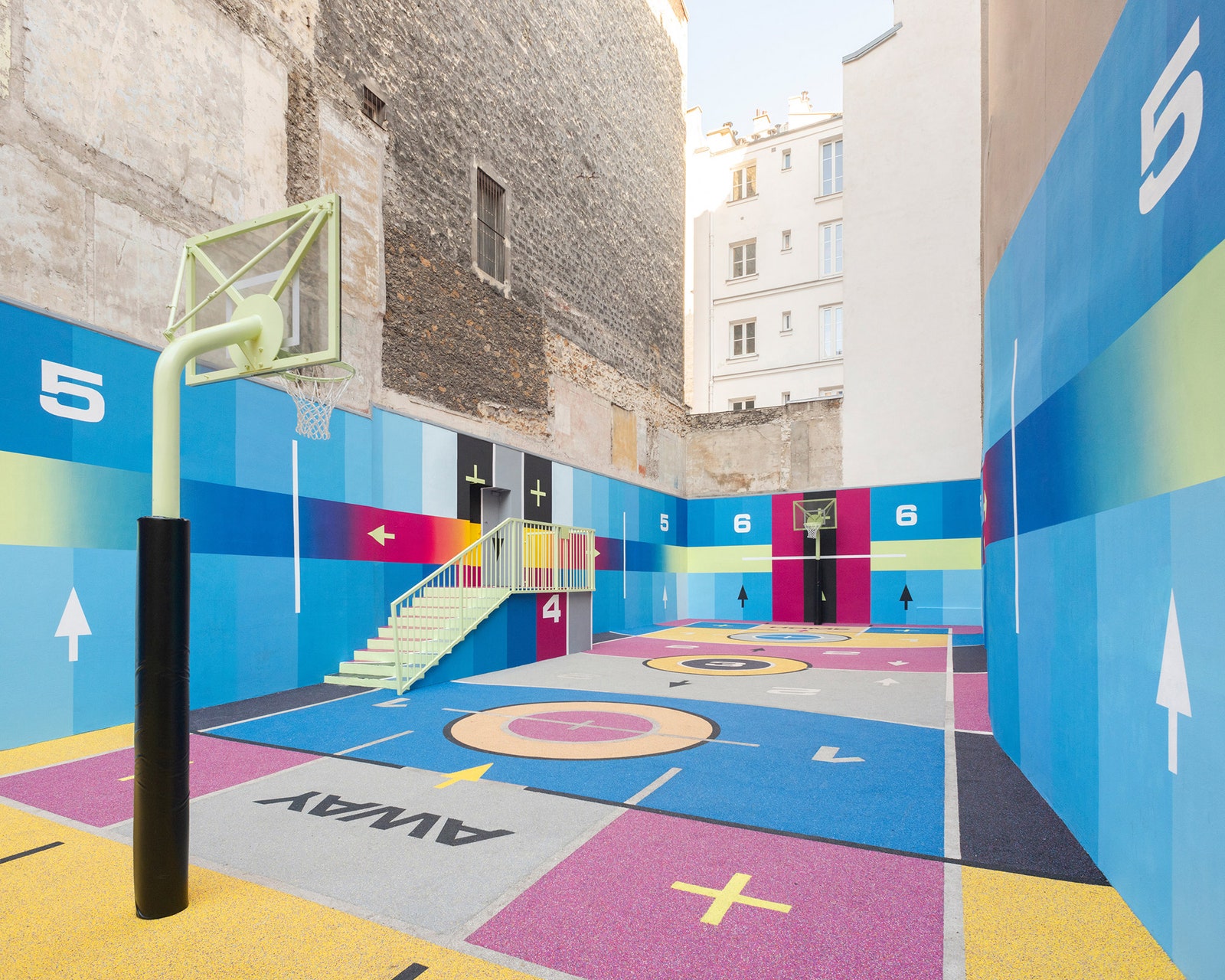 Новый облик знаменитой баскетбольной площадки в Париже