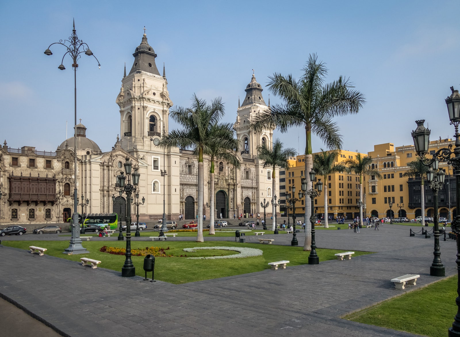 Центральная площадь Лимы — Plaza de Armas.