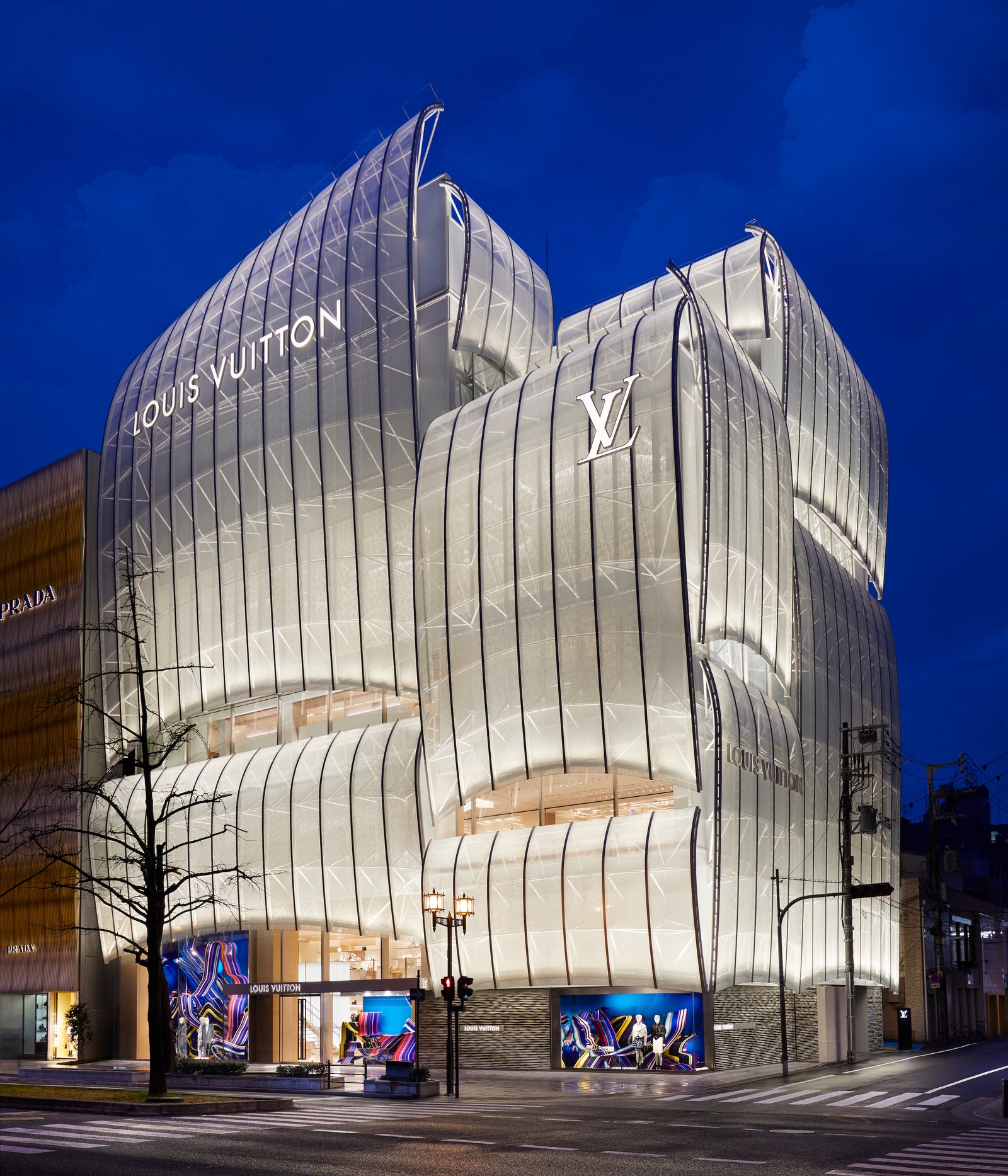 В Осаке открылся первый ресторан Louis Vuitton