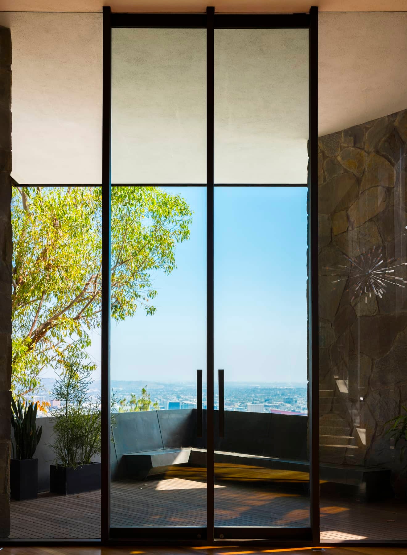 Дом по проекту Джона Лотнера в ЛосАнджелесе выставили на продажу