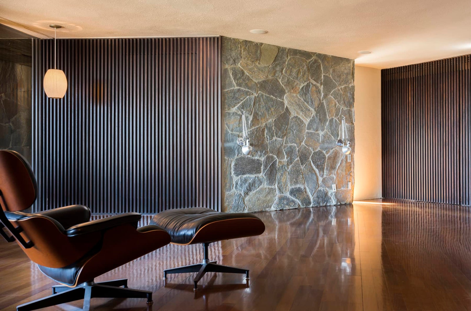 Дом по проекту Джона Лотнера в ЛосАнджелесе выставили на продажу