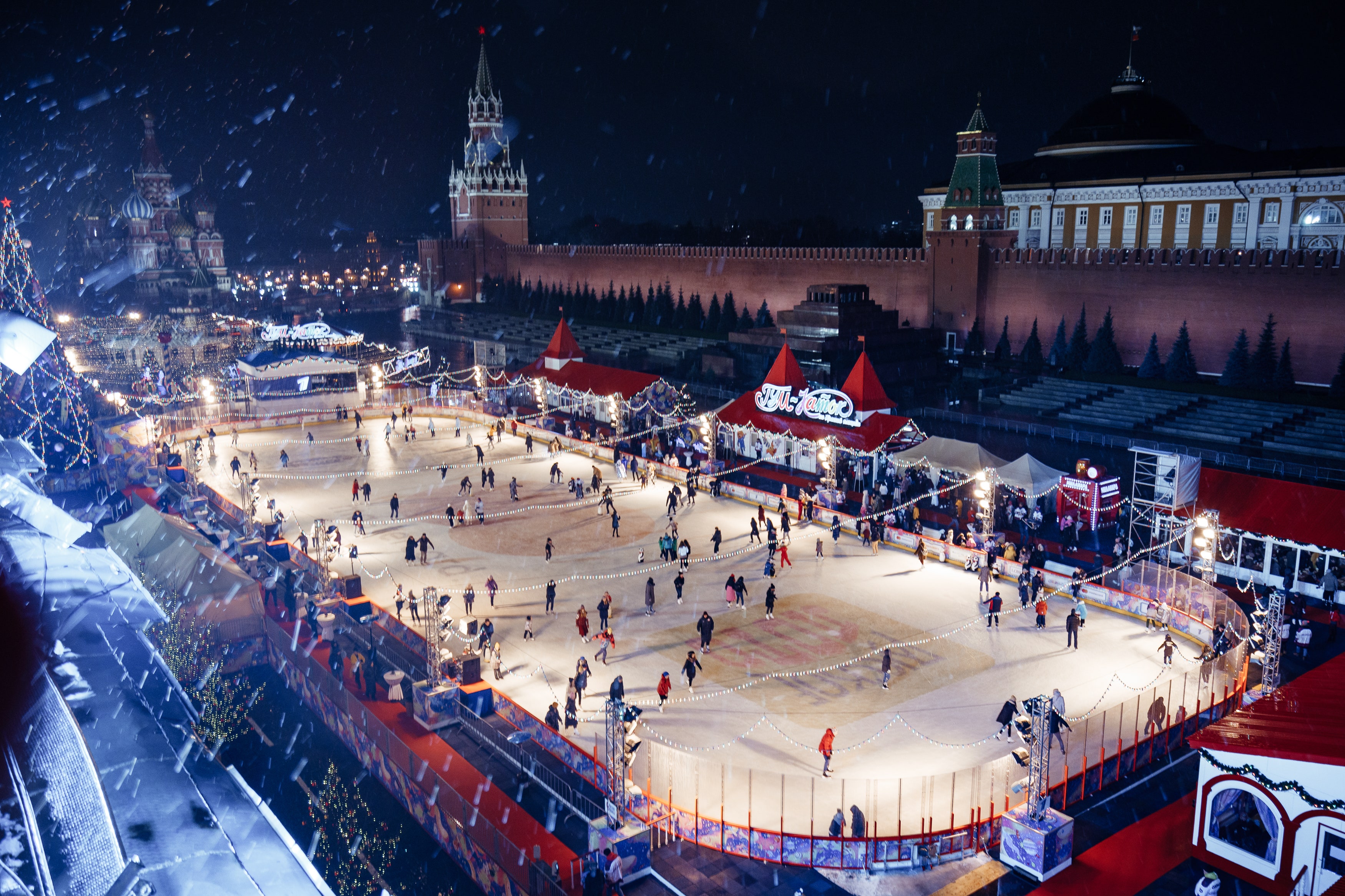 красная площадь в москве каток