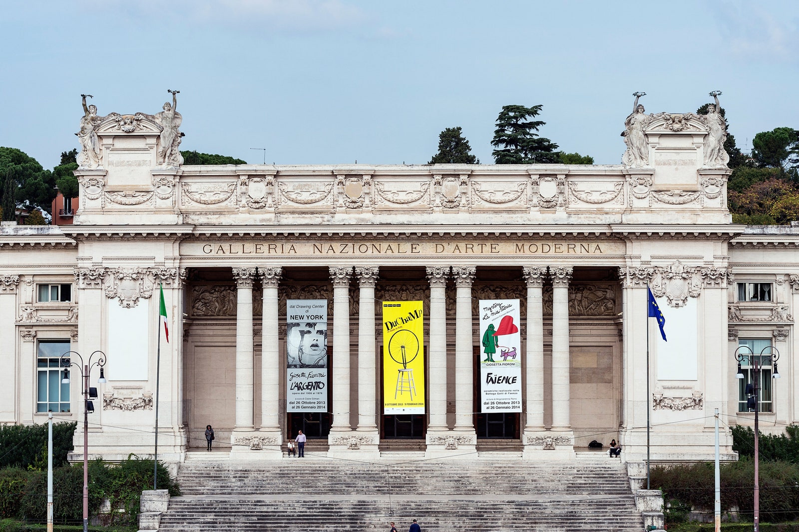 Виртуальные прогулки по галереям 10 оцифрованных коллекций крупнейших музеев мира