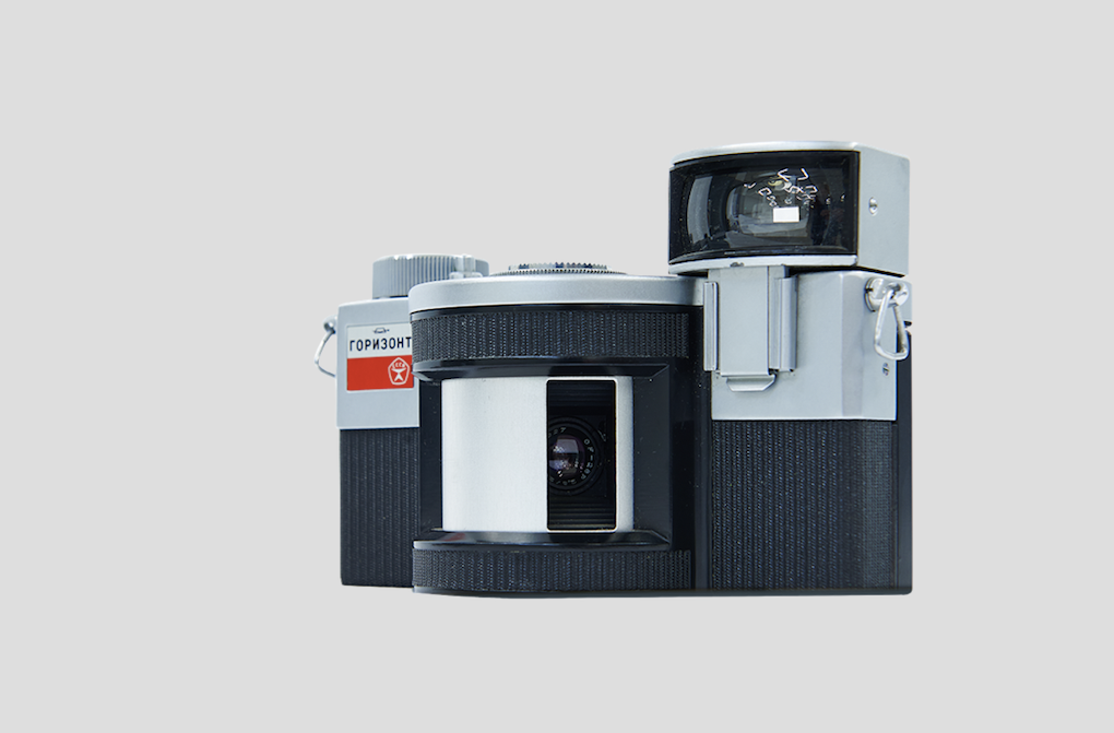 Фотоаппарат “Горизонт” 1967. Габариты 142 х 67 х 82 мм. Из личного архива В. Рунге.