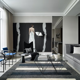 Черно-белая квартира в Москве, 95 м²