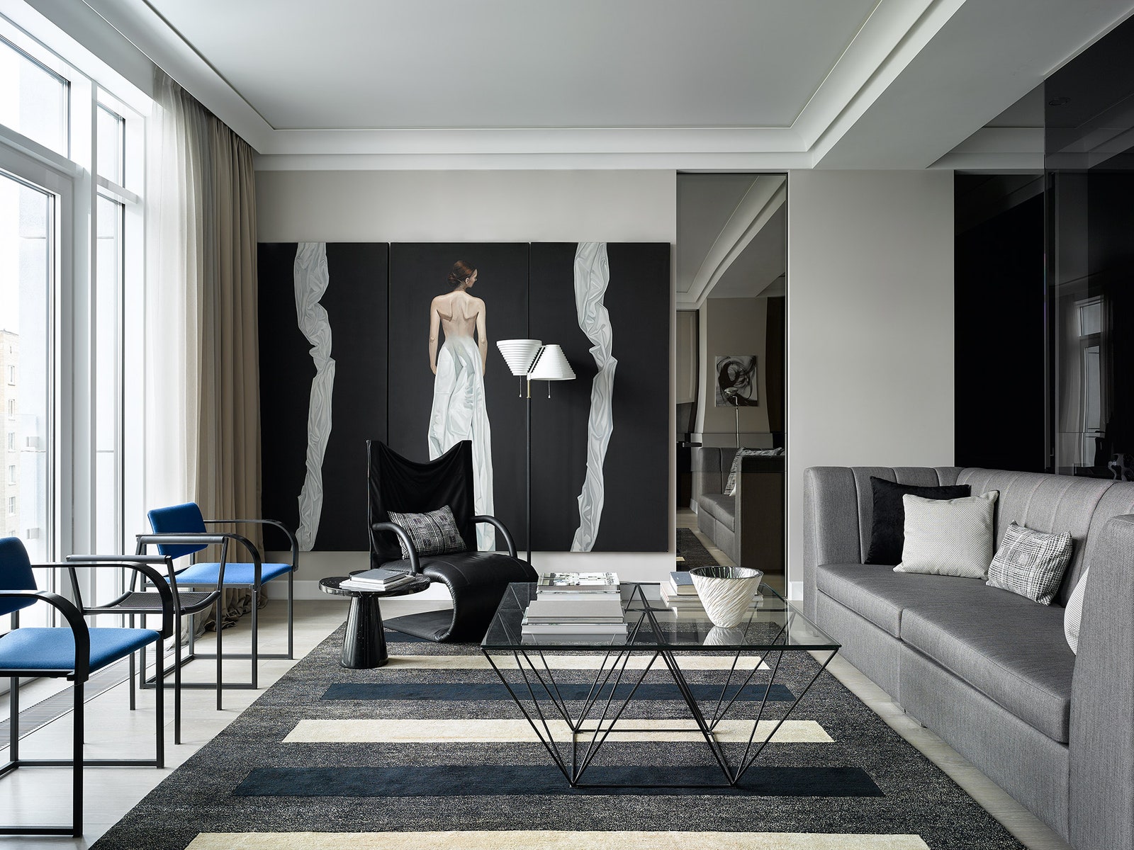 Черно-белая квартира в Москве, 95 м²