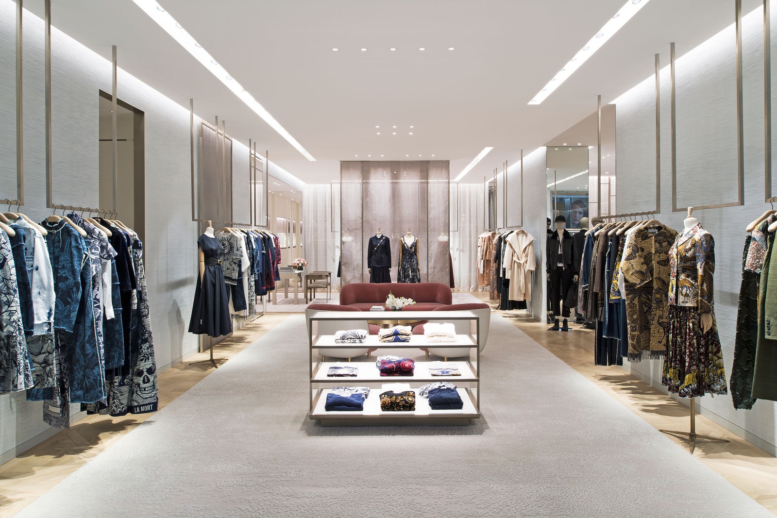 Новый бутик Dior во “Временах года”