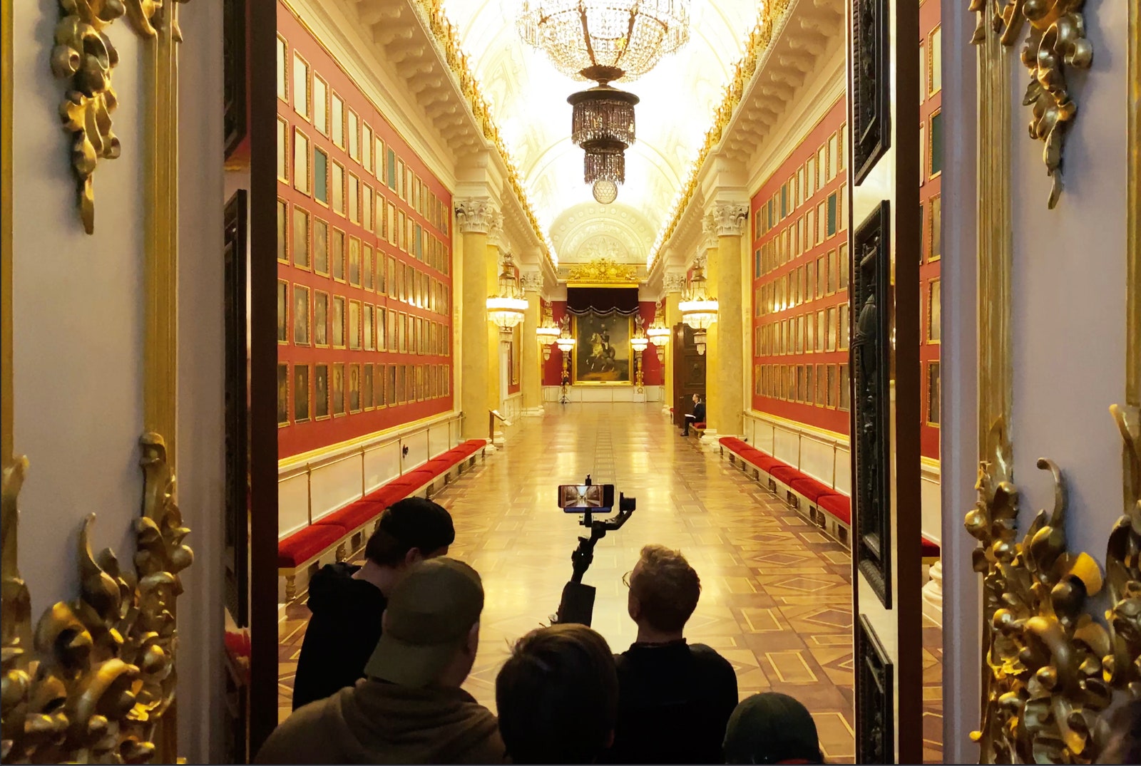 Планы на вечер пятичасовой фильм об Эрмитаже снятый на iPhone