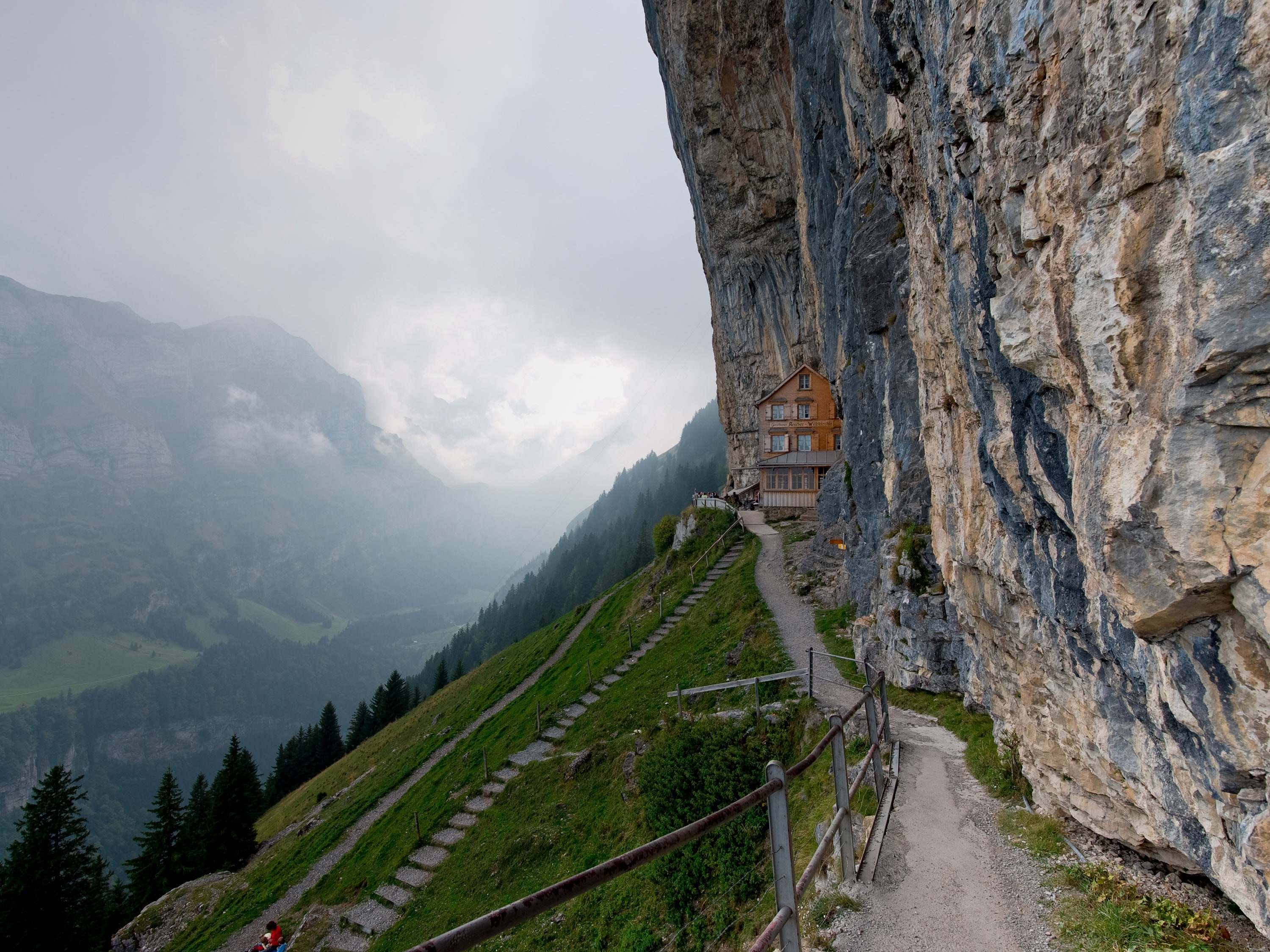 Berggasthaus Aescher в швейцарских Альпах