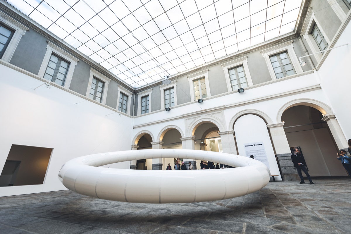 “Левитирующая” инсталляция в Музее изобразительных искусств в Ренне