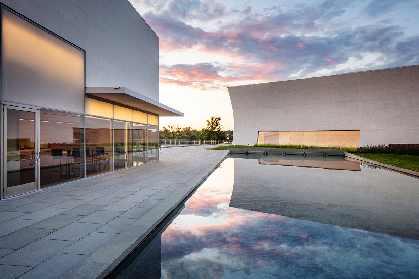 В Вашингтоне открылись новые павильоны Центра Джона Кеннеди по проекту Steven Holl Architects