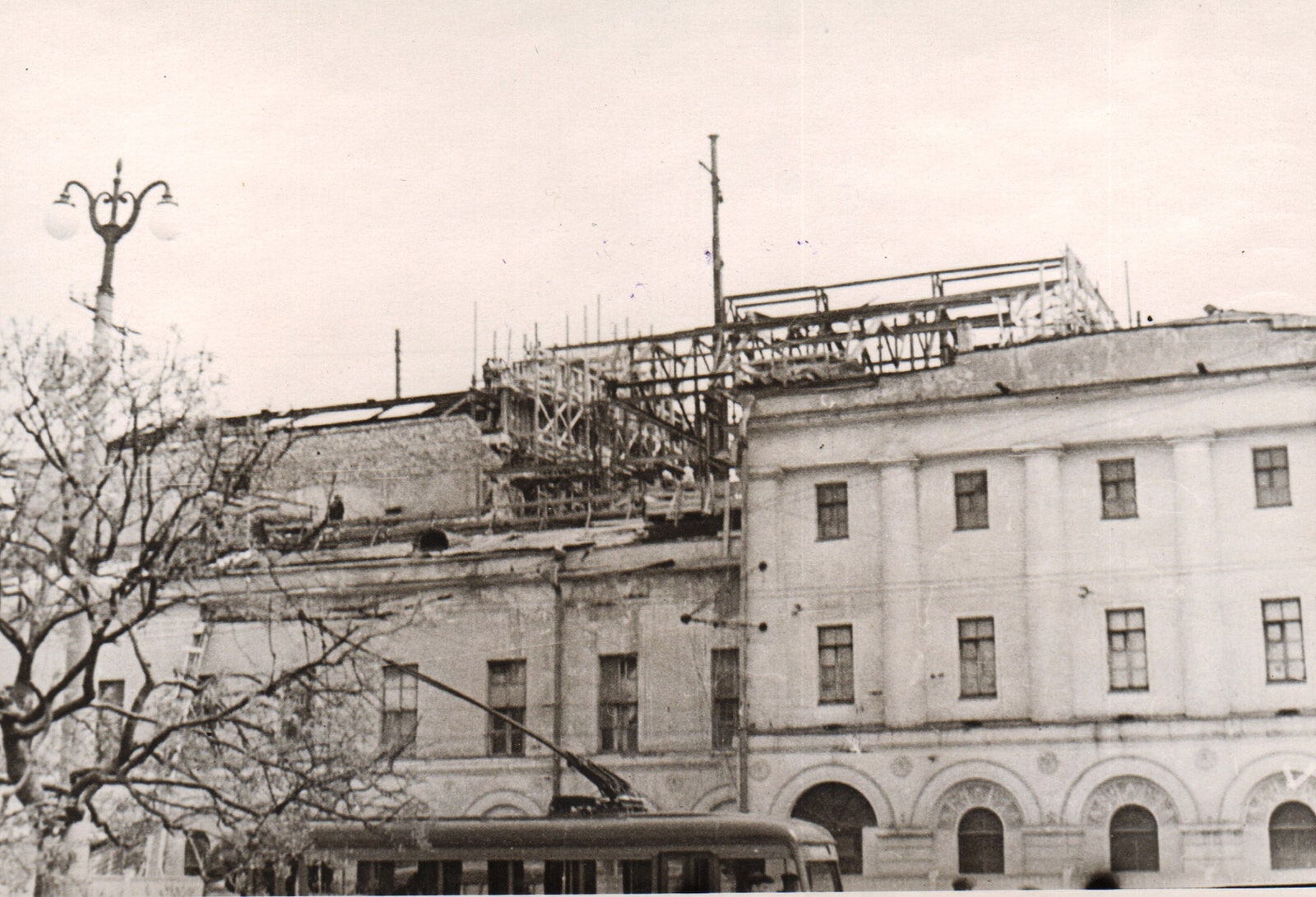 Здание Малого театра. 3 июня 1941 года.