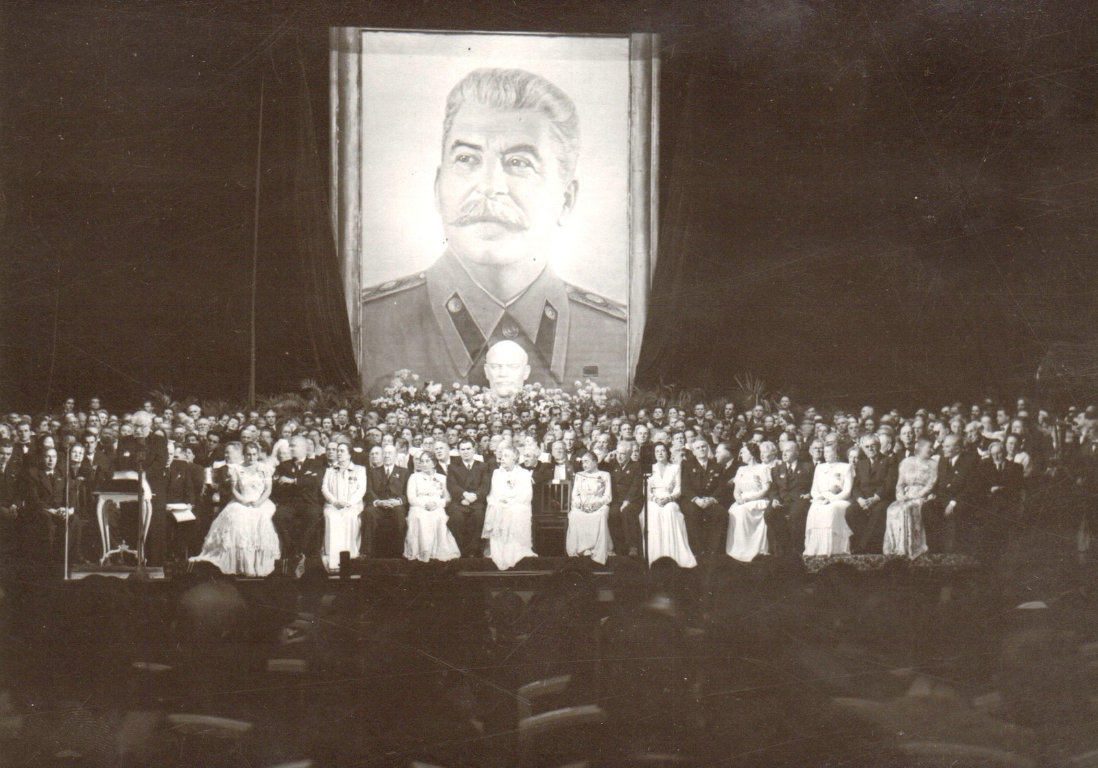 Торжественное заседание посвященное 125летнему юбилею ГАМТ. 27 октября 1949 года.
