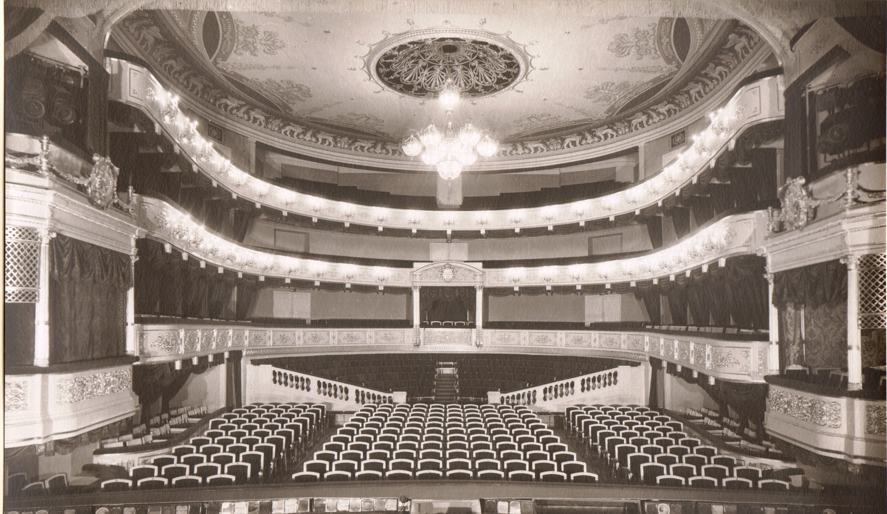 театр на покровке зал