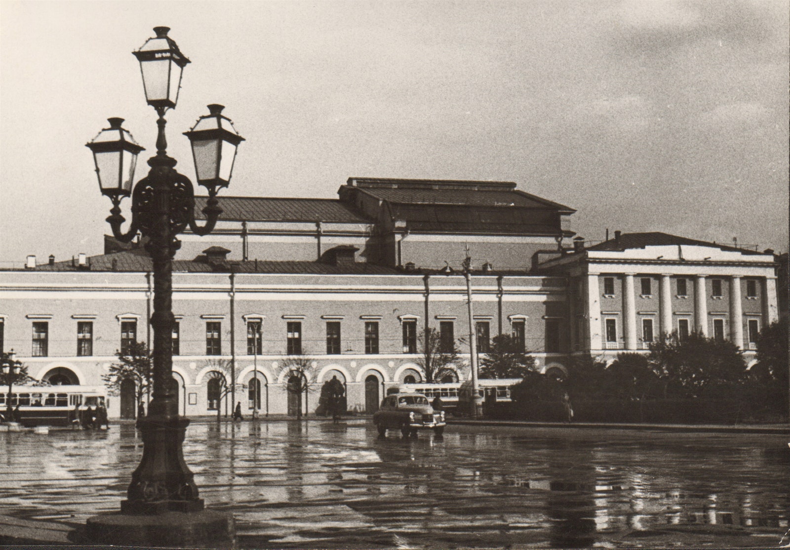 Здание Малого театра. 1948 год.