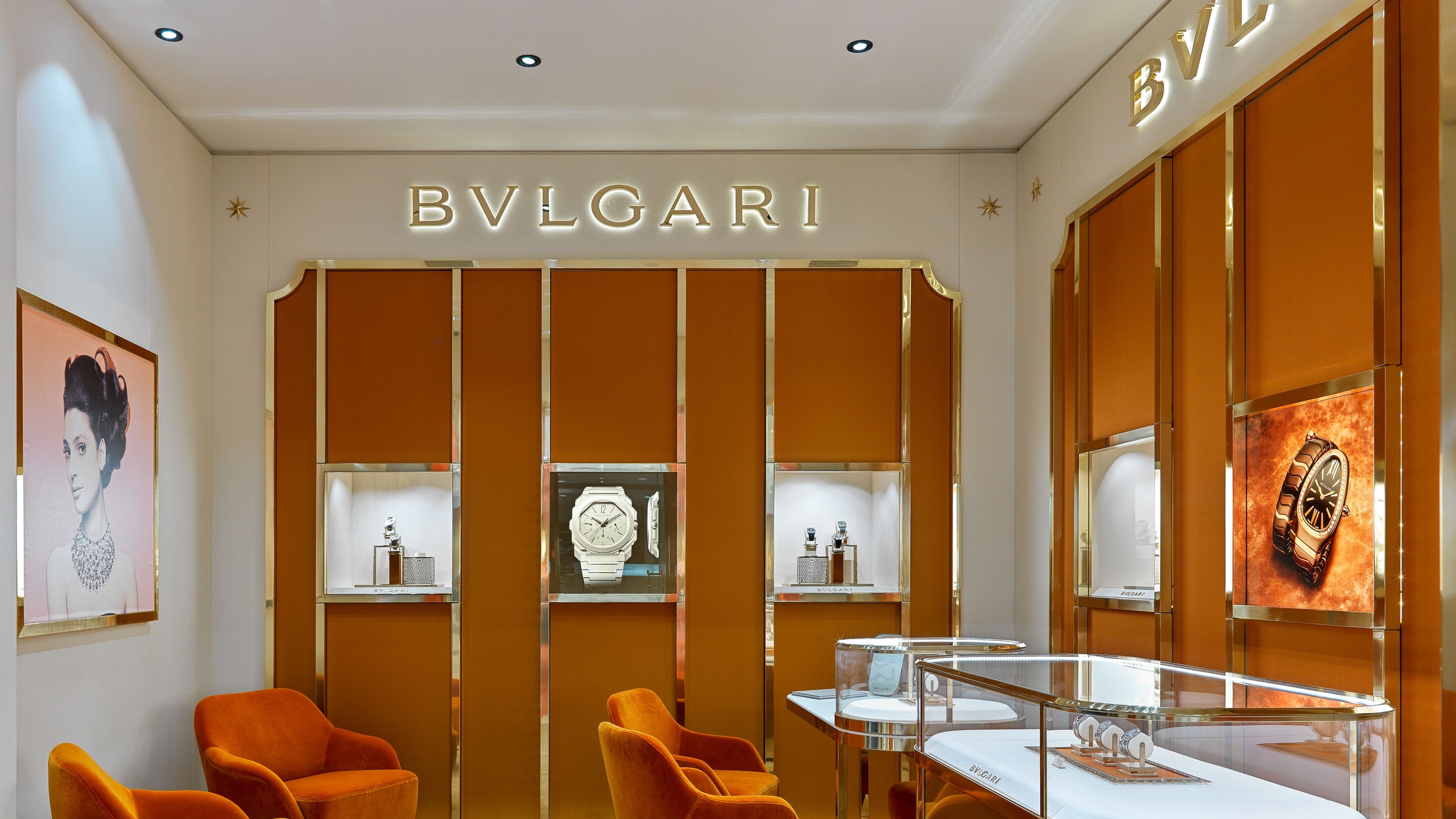 Первый часовой бутик Bvlgari в Москве