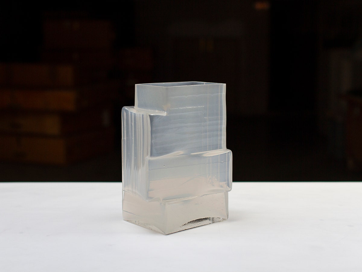Бруталистские вазы Джоны Такаги по мотивам архитектуры Ле Корбюзье