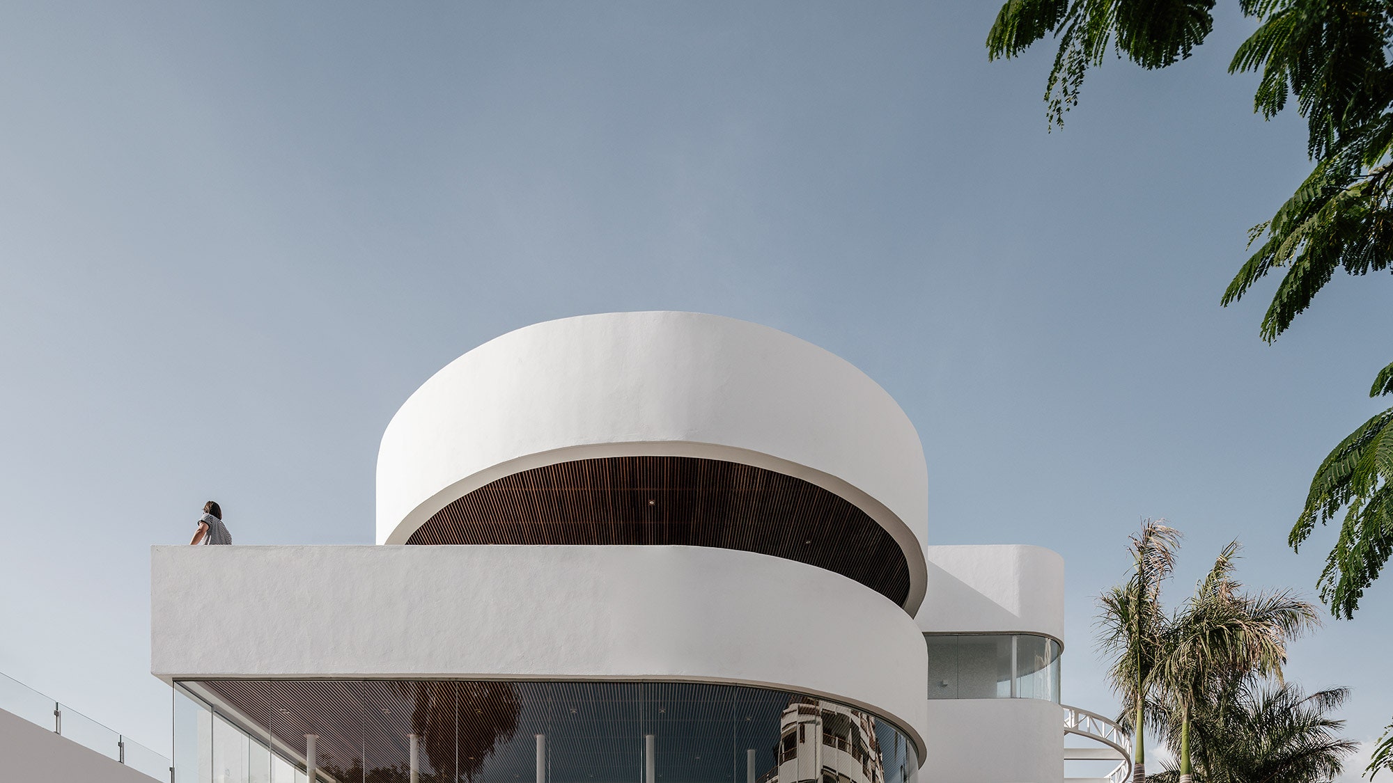 Архитектура и интерьеры отеля Flamingo Club на Тенерифе