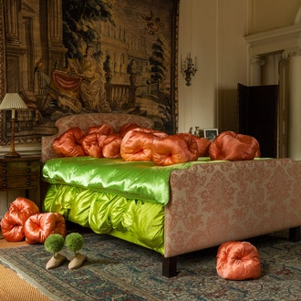Please Sit: необычная выставка в особняке Fenton House в Лондоне