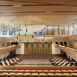 Концертный зал в швейцарской деревне от Studio Seilern Architects