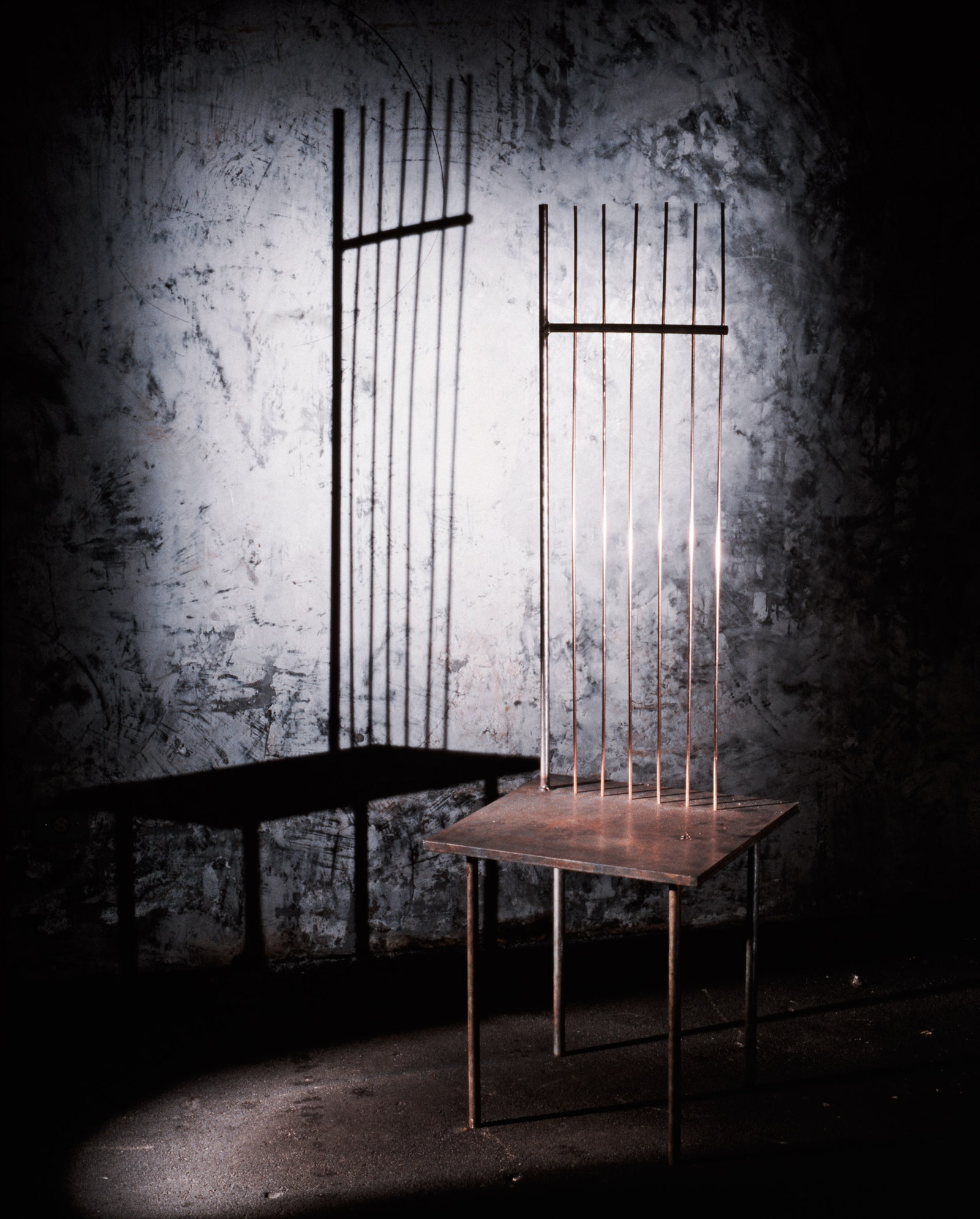 Коллекция неудобных стульев Desconfortveis от братьев Кампана