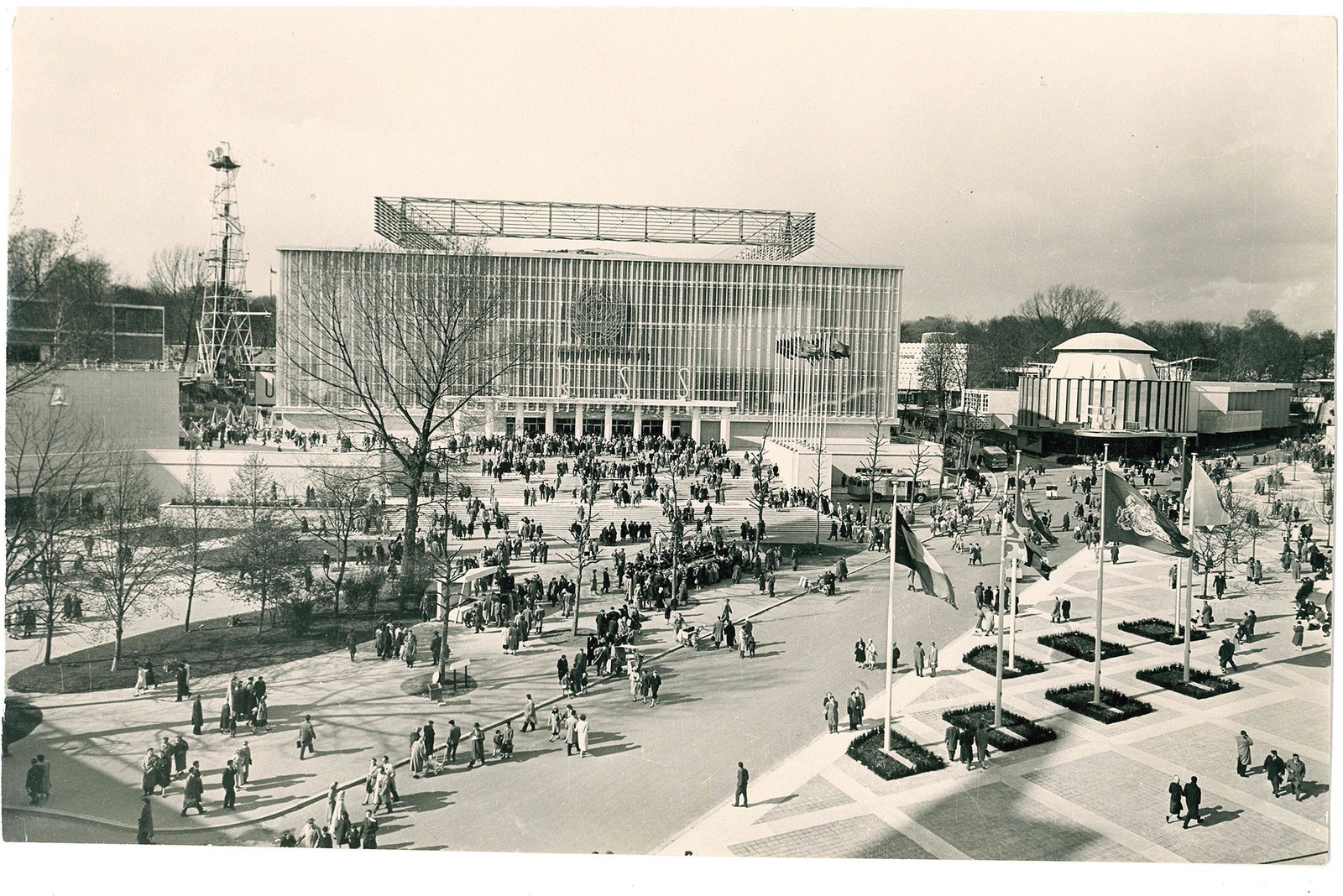 А. Т. Полянский и др. Павильон СССР на Всемирной выставке Экспо1958 в Брюсселе 1958.