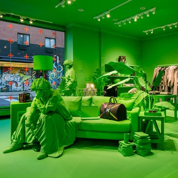 Неоновый поп-ап-магазин Louis Vuitton в Нью-Йорке
