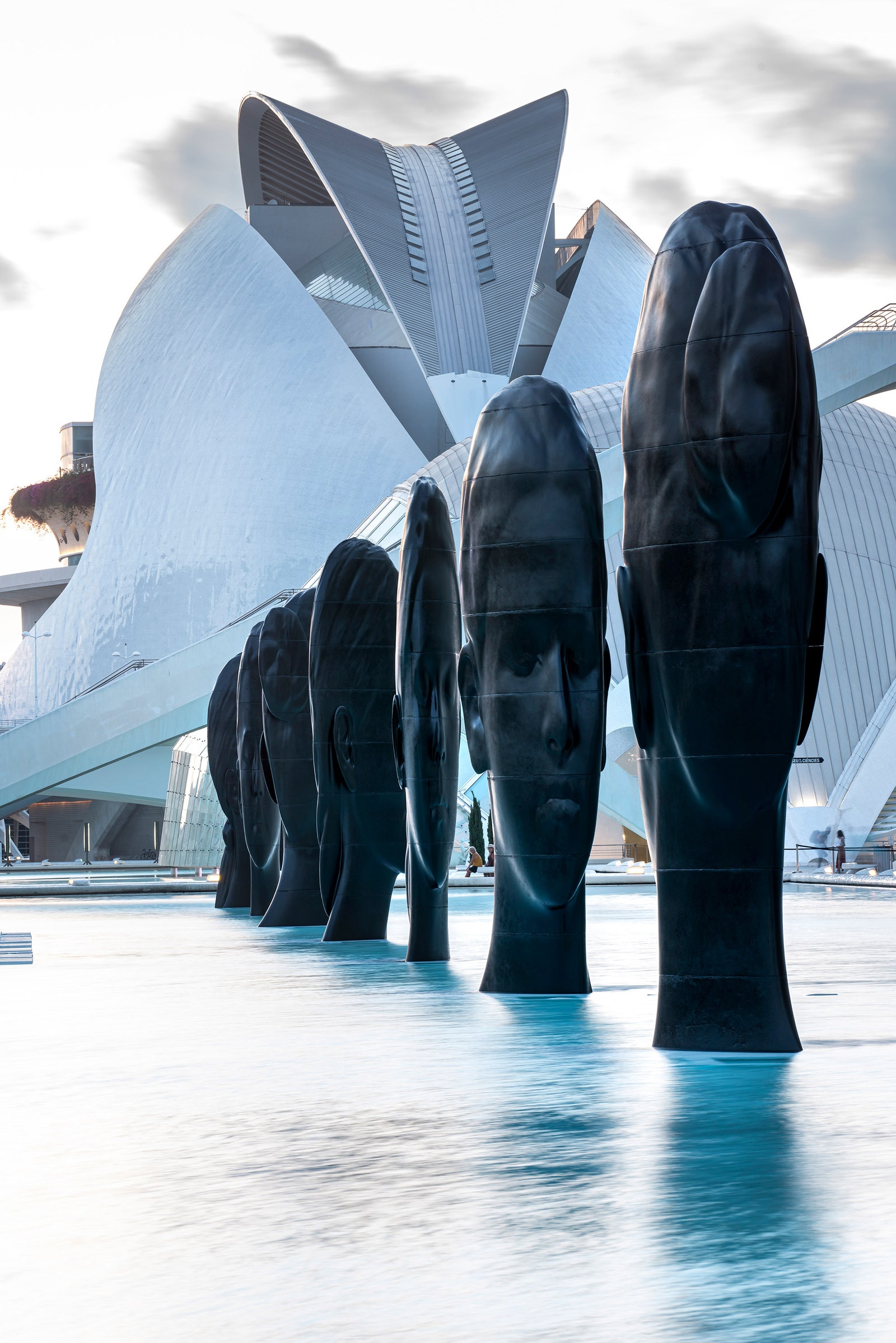 Скульптуры Жауме Пленсы в Городе искусств и наук в Валенсии
